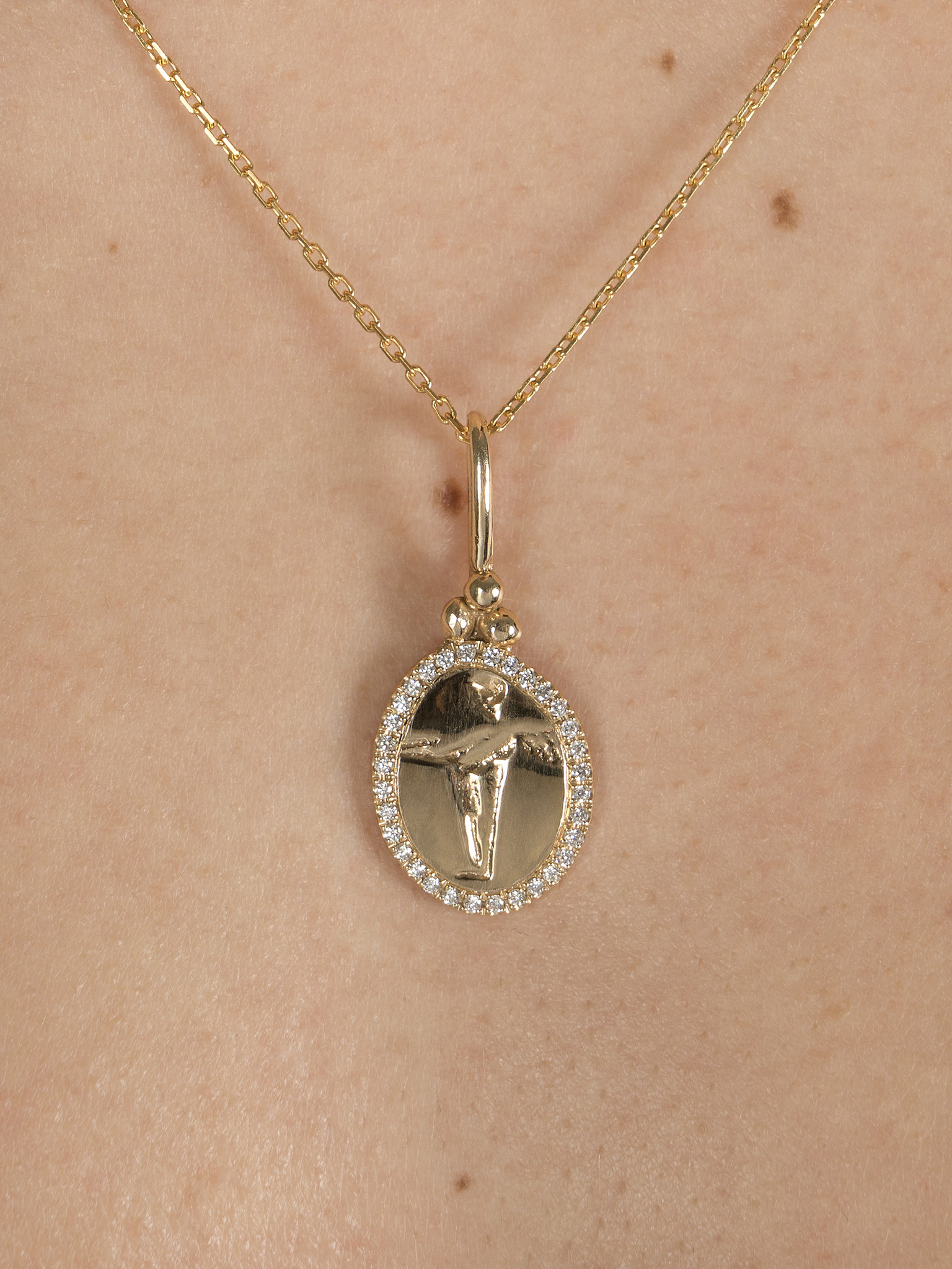Peristera pendant with diamonds - 18k solid gold